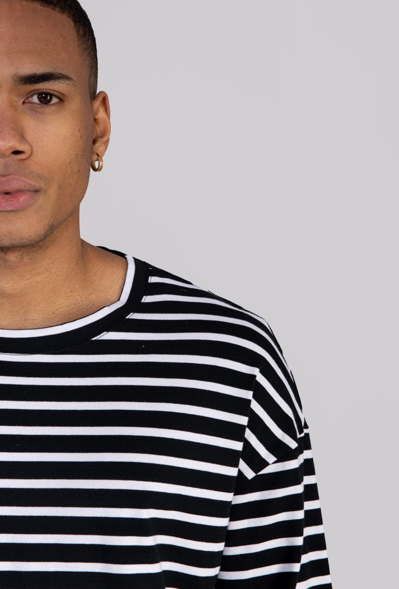 T-shirt met lange mouwen en zeemansmotief - Afbeelding 9