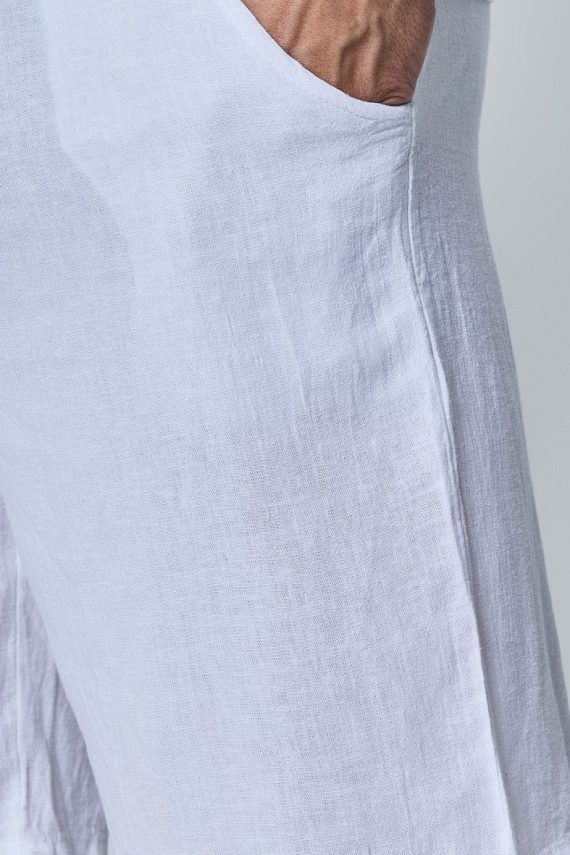 Lichte short met linneneffect