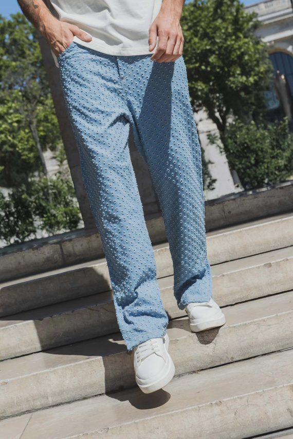 Wijde jeans met gatenpatroon