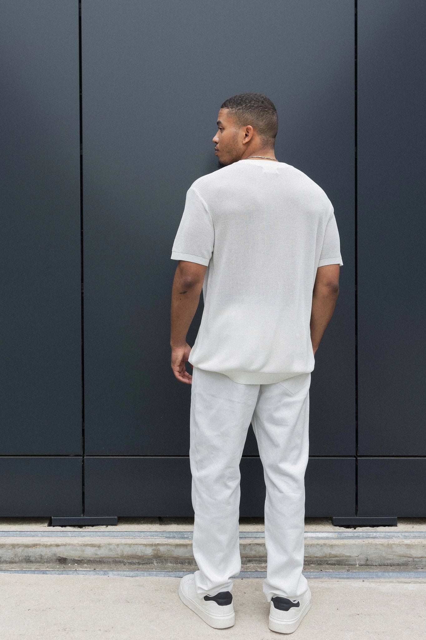 Plain short-sleeved knit T-shirt