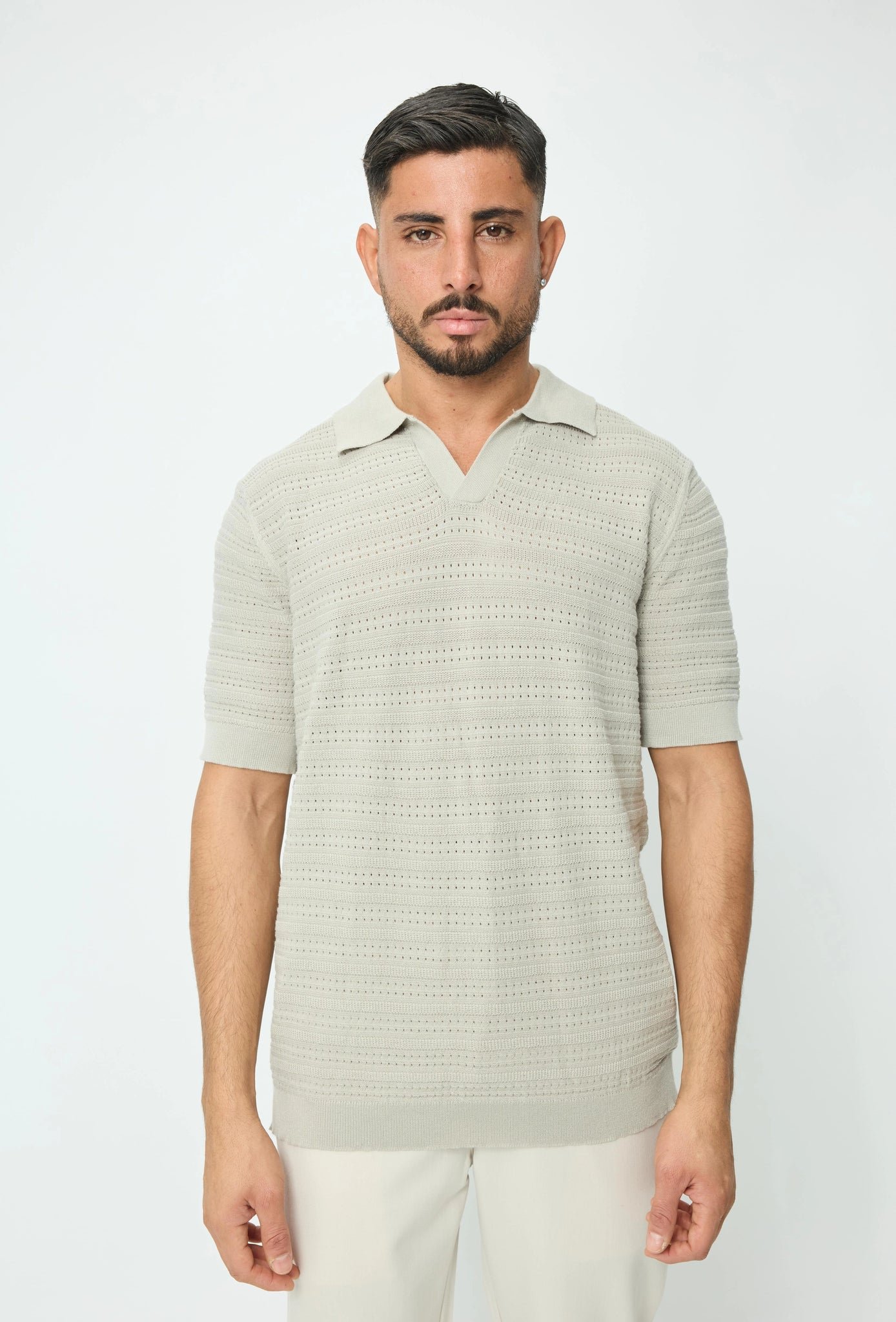 Basic poloshirt met open kraag en manchetten - Afbeelding 2