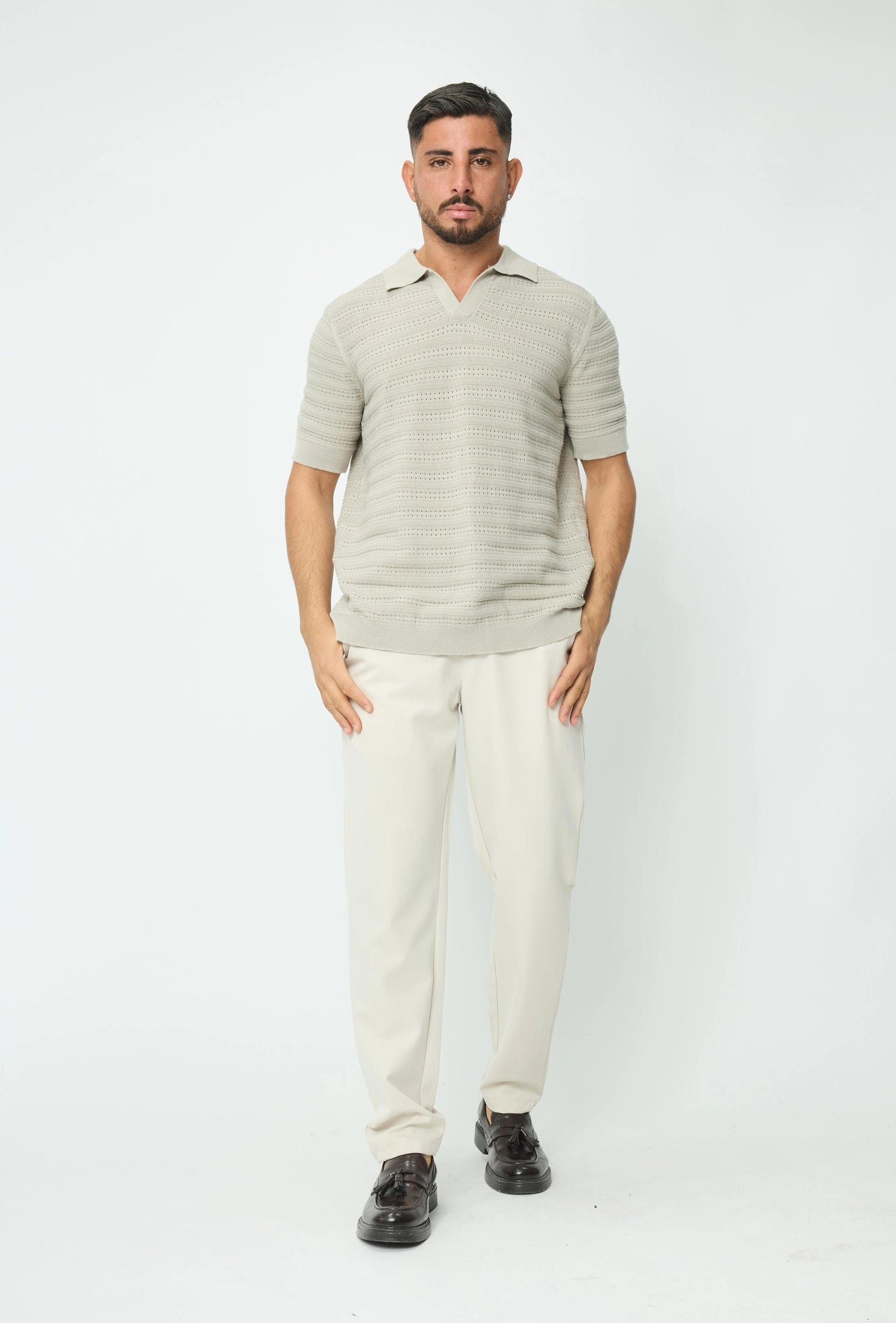 Basic poloshirt met open kraag en manchetten - Afbeelding 3