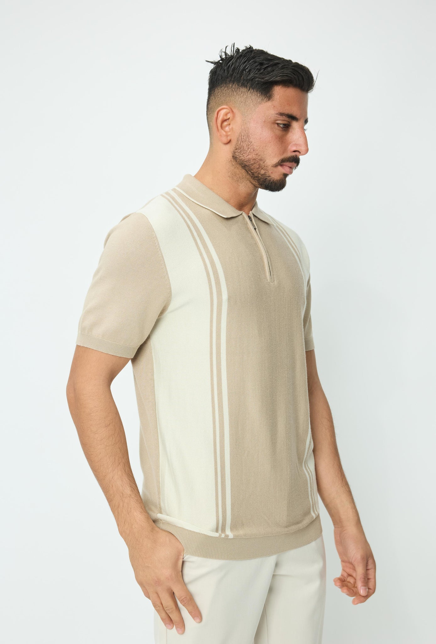Polo à rayures latérales